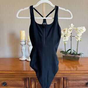 Abercrombie YPB StudioRIB Sports Bra Black Medium